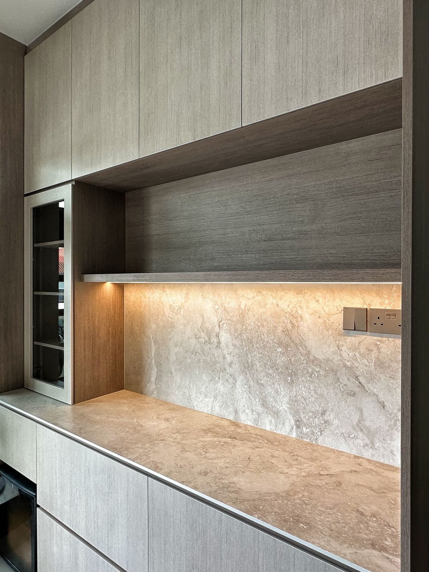 Cabinet and travertine counter detail