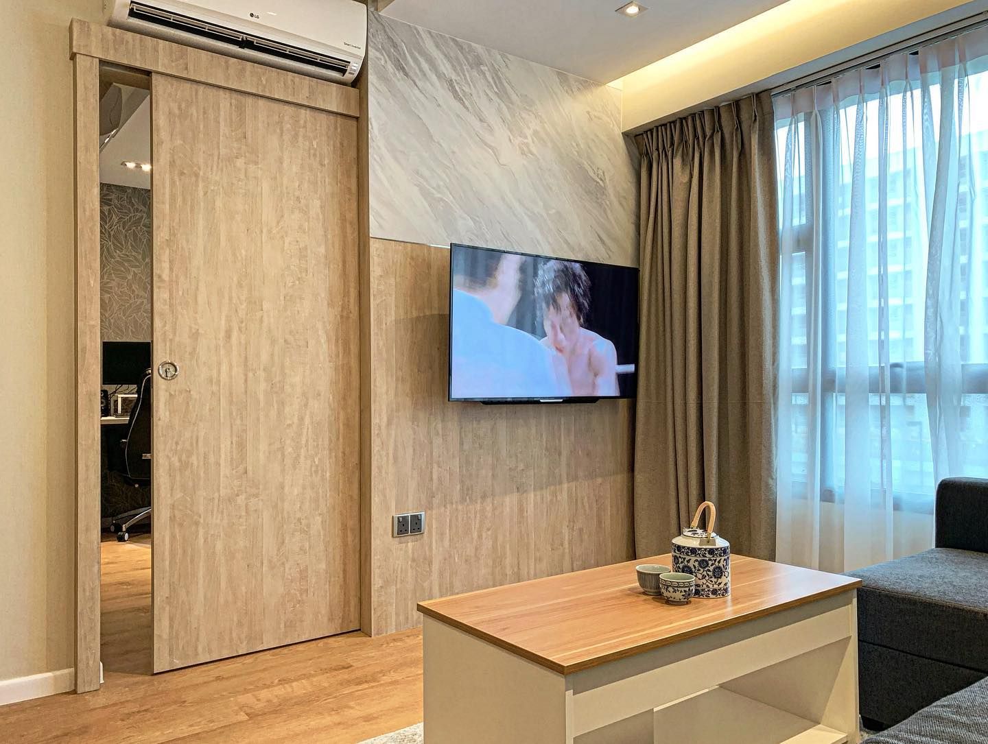 Compact resale flat living room
